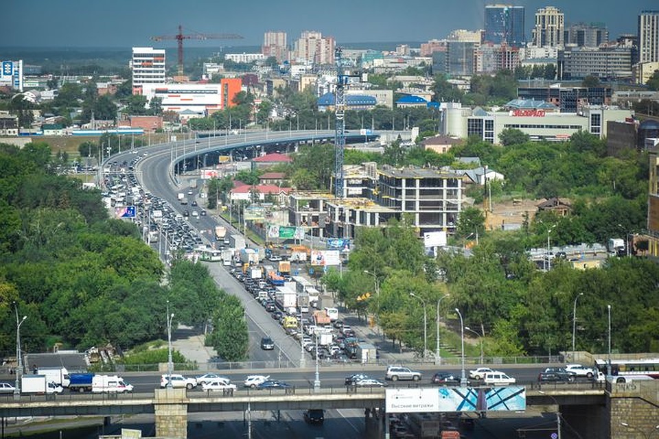 Таким можно увидеть Новосибирск из кабинки нового колеса обозрения. Фото: Алена МАРТЫНОВА
