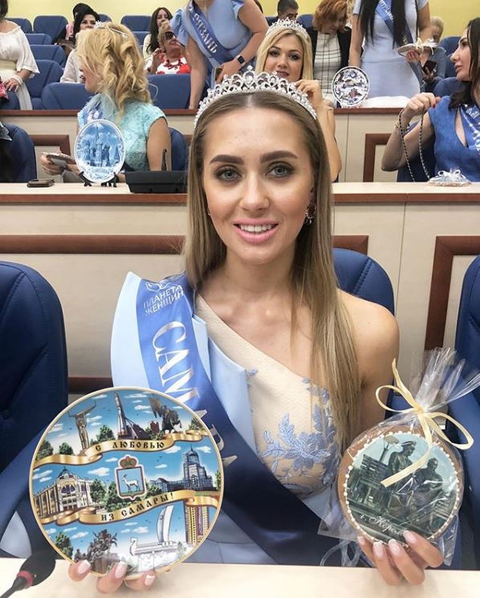 С собой Анна привезла космические сувениры из Самары