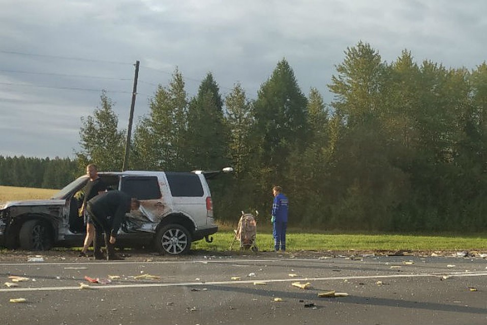 В обстоятельствах аварии разбирается ГИБДД. Фото: Семен Лаврентьев.