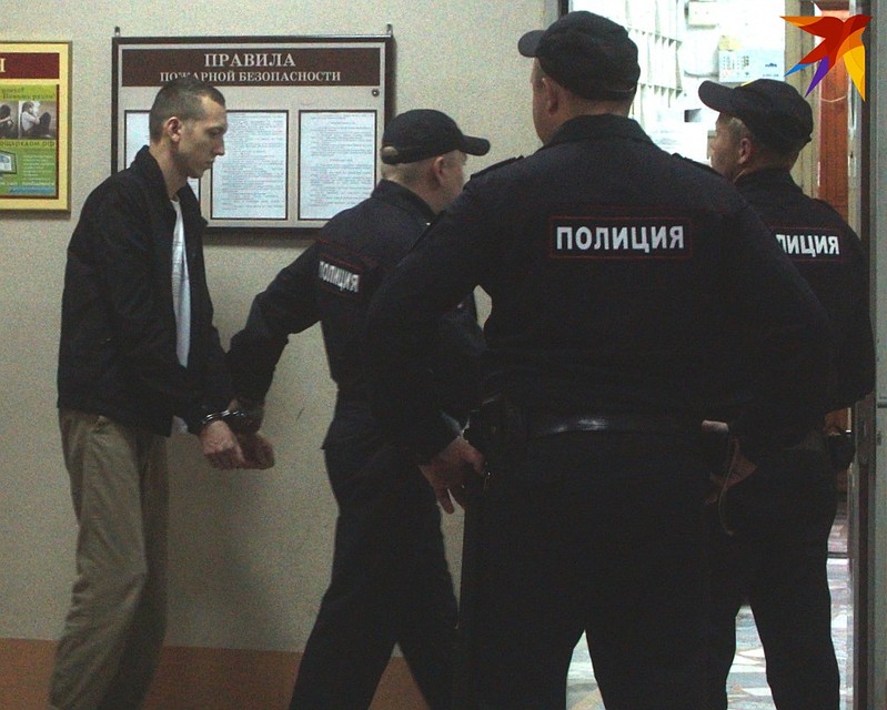 Обвиняемого уводят из зала суда Фото: Алексей БУЛАТОВ