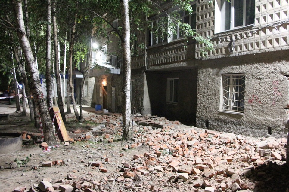 Эвакуировали жильцов двух подъездов. Фото из группы "Типичный Мегион" в соцсети ВКонтакте