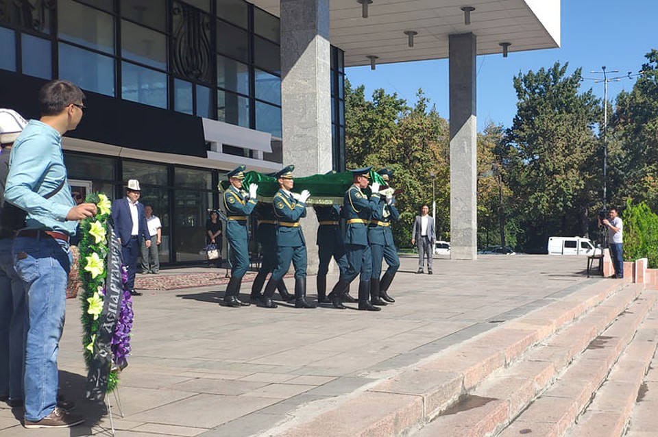 Эмиля Шукурова проводили в последний путь... Фото: Андрей Митришкин