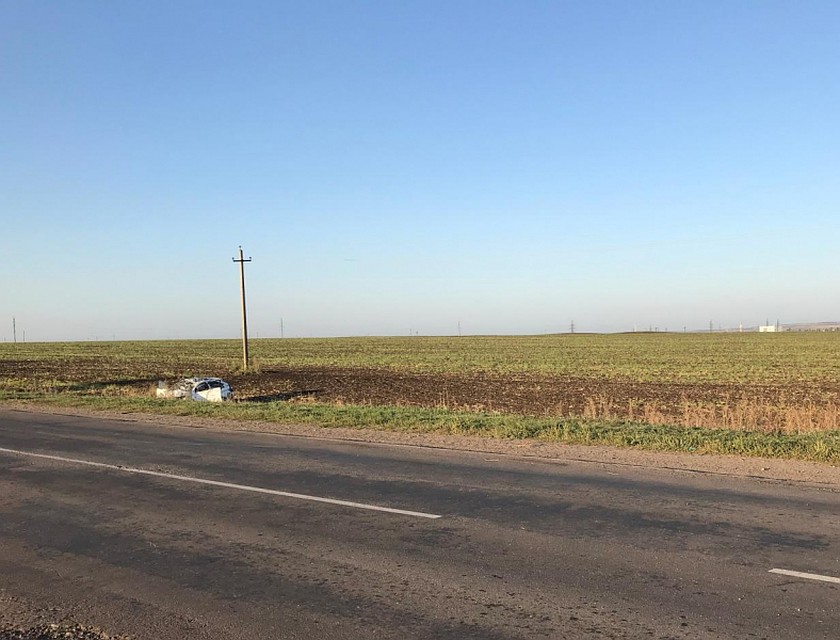 "Хендай" улетел в поле. Фото: с сайта ГУ МВД России по Воронежской области.