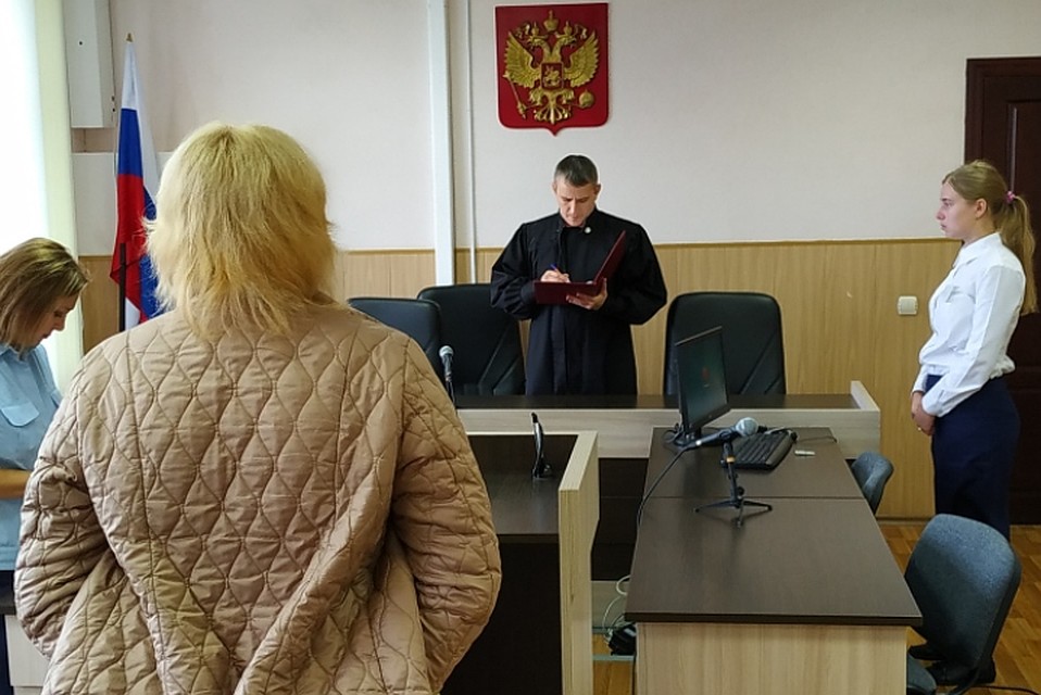 Судья Константин Истомин оправдал женщину-водителя. Фото: Андрей МАТЛИН