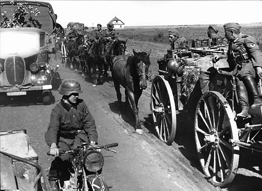 На момент 17 сентября 1939 года войска Речи Посполитой были уже разгромлены вермахтом, польское правительство бежало за границу Фото: EAST NEWS