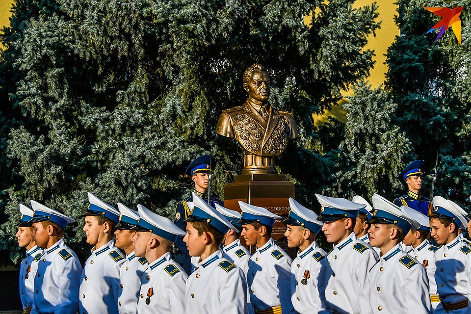 Торжественное открытие бюстов советских полководцев Фото: Кирилл ВЕРШИНИН