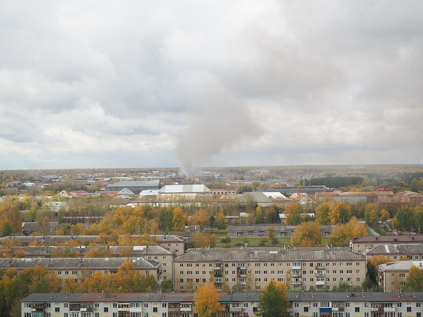 Дым было видно за несколько километров. Фото: ЧС Тюмень
