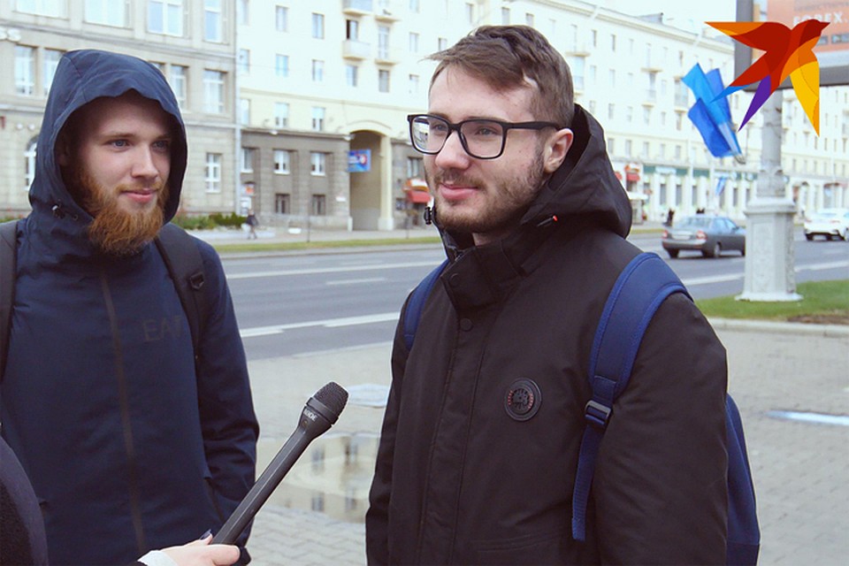 Рихард и Роман: "Из самого приличного - смотрим сериалы". Фото: Микита НЕДАВЕРКОВ