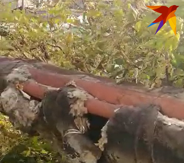Не все тепло от трубы доходит до жилого дома. Фото: читательница Анна