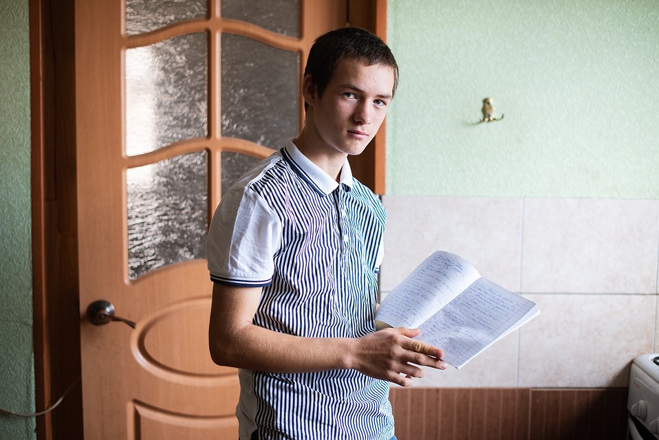 Учеба в школе Владимиру не очень нравится, зато он очень увлечен биологией Фото: Ксения ТИМОФЕЕВА