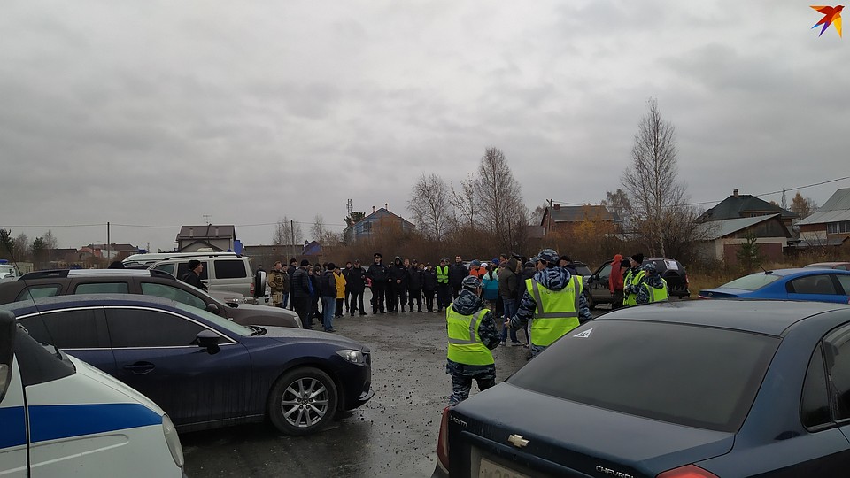 Пропажа Ксении стала главной новостью в Екатеринбурге. Десятки людей приезжают в Шувакиш, чтобы помочь в поисках Фото: Евгений Стоянов