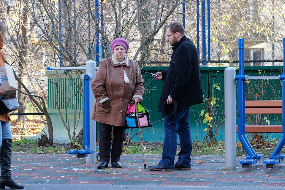 В доме семью, где произошло убийство, никто не любил: по словам соседей, родители в ней постоянно пили и дрались, а дети вынуждены были на это смотреть. Фото: Артем КИЛЬКИН