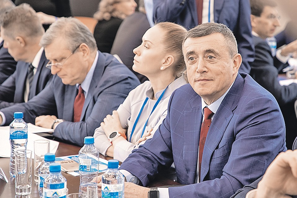 Губернатор Валерий Лимаренко поставил задачу сделать медицинские услуги в регионе качественными и максимально доступными. Фото предоставлено Департаментом информационной политики правительства Сахалинской области.