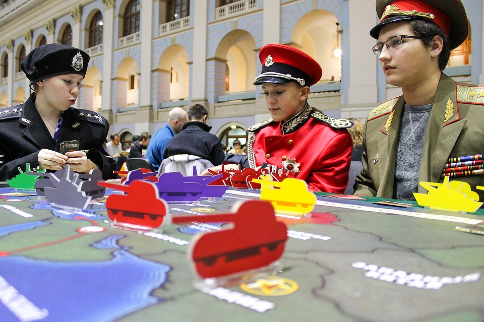 В десятый, юбилейный раз издательство настольных игр HobbyWorld объединит на одной площадке людей самых разных возрастов и интересов, чтобы погрузиться в веселые и увлекательные приключения.