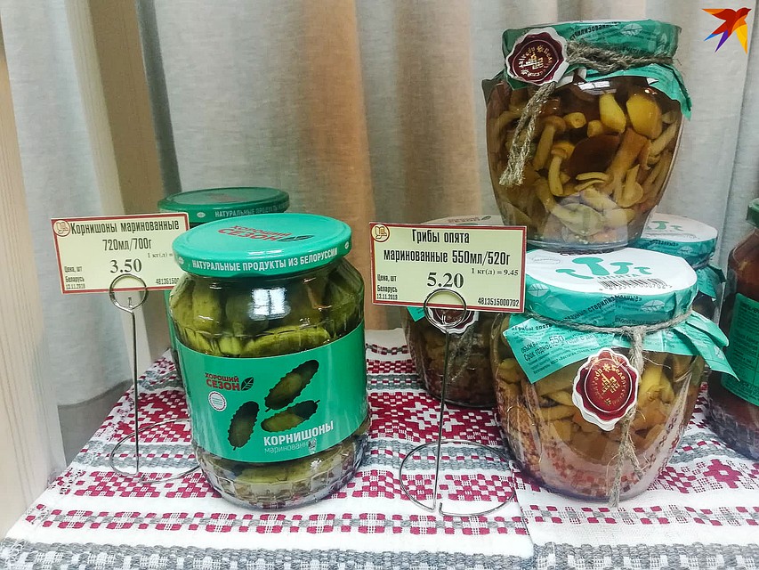 Есть даже соления! Фото: Алеся ДОБЫШ