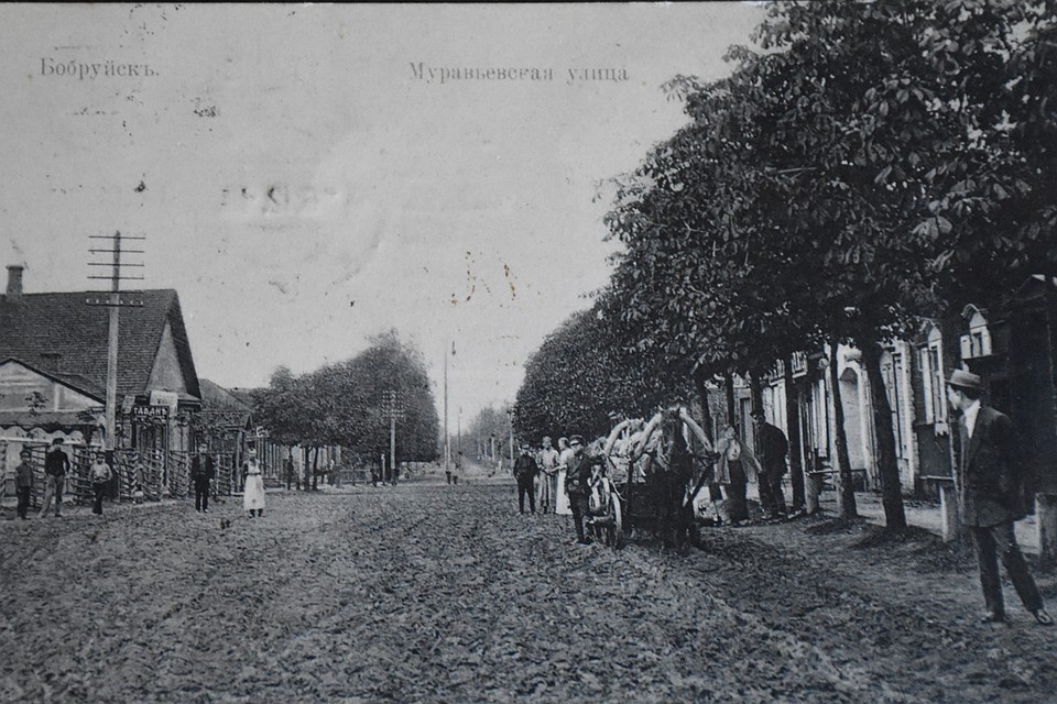 Муравьевская поначалу никак не напоминала улицу в центре. Фото: Архив Алексея Ненадовца
