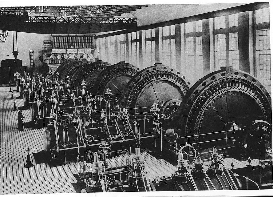Машинный зал электростанции 1900-е годы. Фото: Музей истории Энергетики