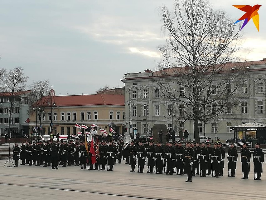 В Вильнюсе началась церемония перезахоронения Кастуся Калиновского и его повстанцев. Фото: Ольга ИВАШЕНКО