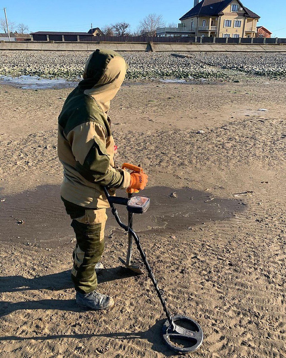 Местные жители воспользовались необычным явлением Фото:instagram.com/ahtari_live/
