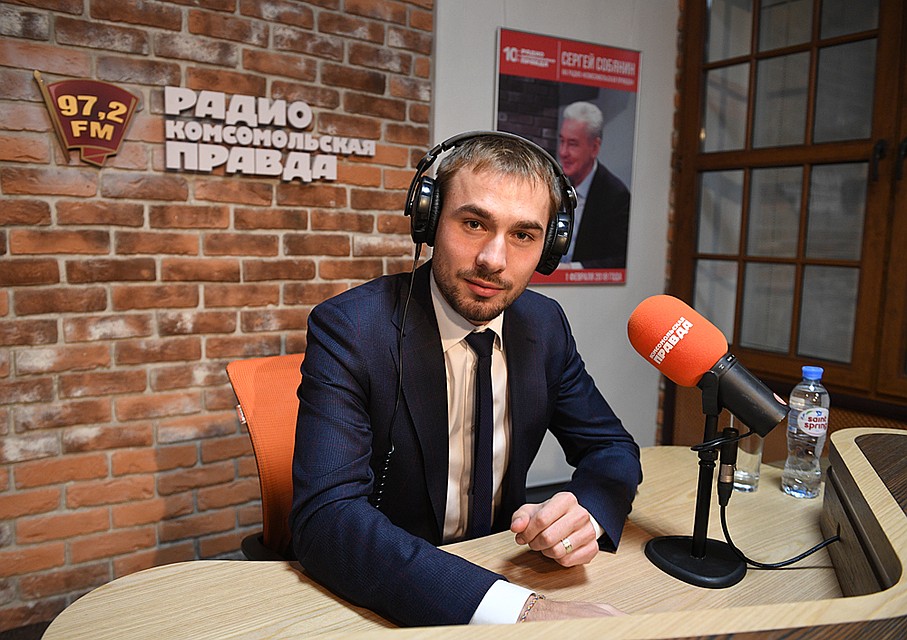 Антон Шипулин слушает вас Фото: Михаил ФРОЛОВ