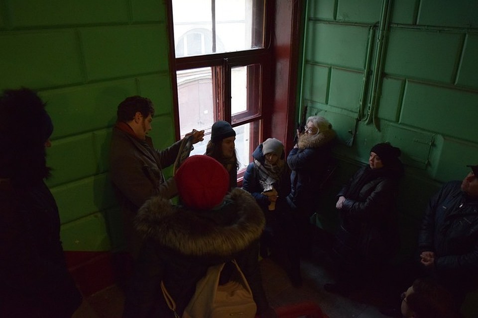 Большого интереса у публики история не вызвала - на первую (и пока последнюю) экскурсию пришло всего около десяти человек. Фото: Анастасия Сальникова