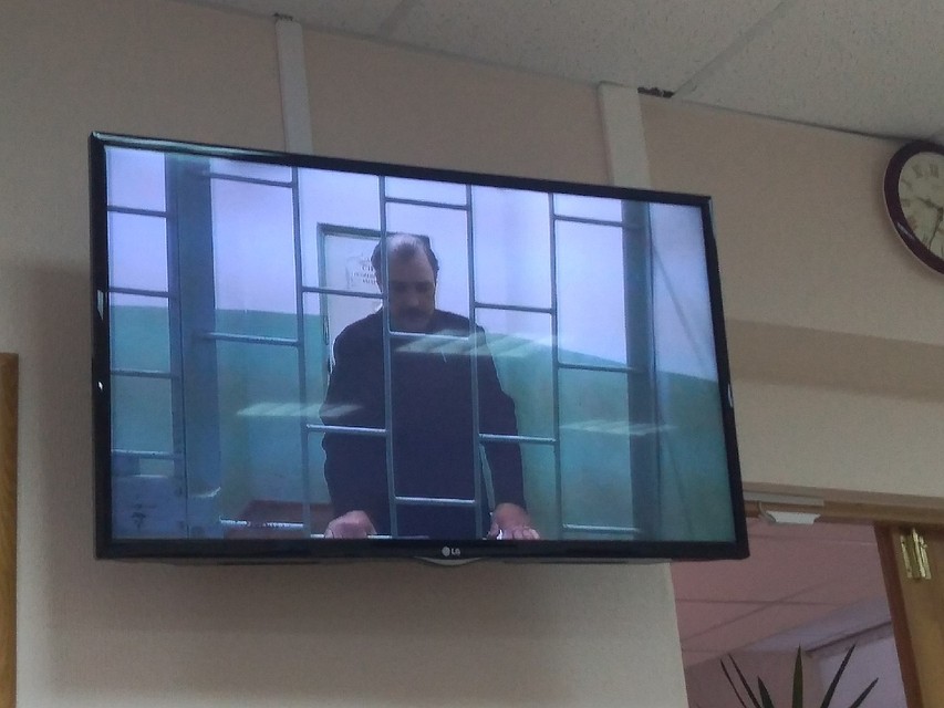 По городу Рылькова боятся возить - он выступает в суде по видео связи Фото: Михаил ГОРЮНОВ