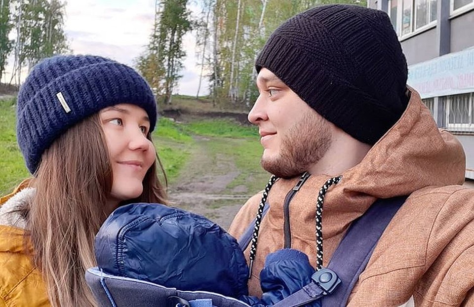 У молодого ветврача есть жена и маленькая дочь. Фото героя публикации