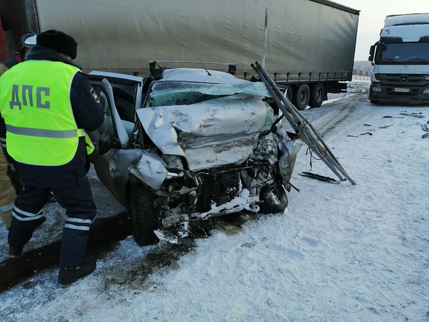 Погибших пришлось доставать с помощью автогена Фото: ГУ МВД по Красноярскому краю
