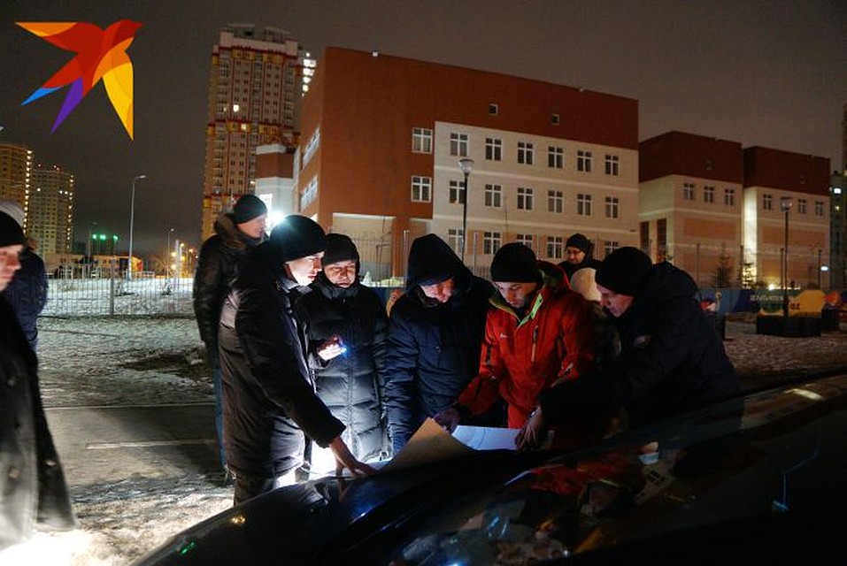 До 2019 года родителям приходилось ночью дежурить в очередях у школ, чтобы записать детей в 1 класс. Фото: Алексей БУЛАТОВ