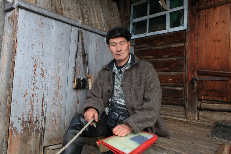 Андриян Хромов сам родился и вырос в таежной деревне. Фото: Борис СЛЕПНЕВ.