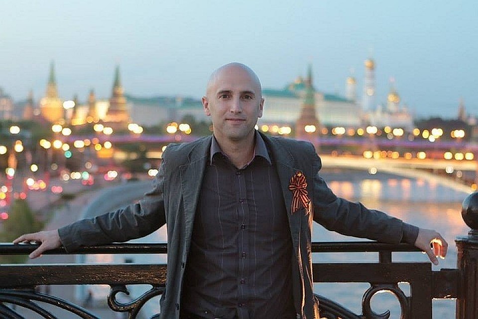 За ходом переговоров пристально следили все, кому не безразлична судьба Донбасса. В том числе и друг Республик – британский журналист Грэм Филлипс. Фото: Личный Архив Грэма Филлипса