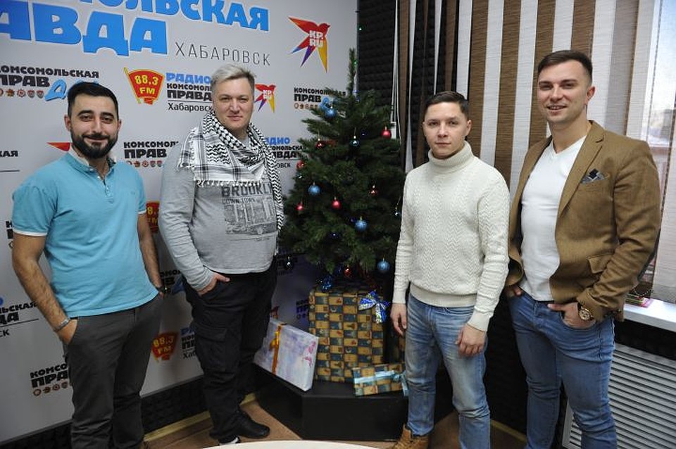 Мужской квартет «Триумф» на радио «Комсомольская правда»-Хабаровск» Фото: Сергей ПЯТКОВ