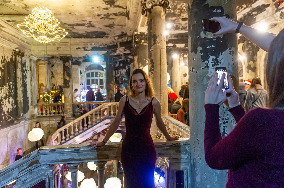 Некоторые приходят подготовленными для фотосессии. Фото: Олег ЗОЛОТО