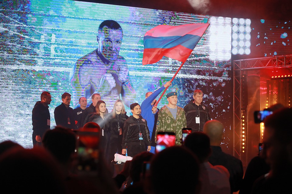 Денис Лебедев перед выходом на ринг Фото: Мария ЛЕНЦ