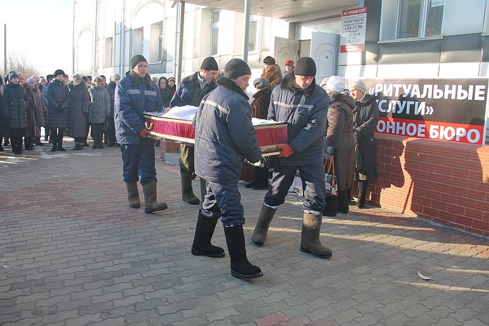 Родители хотят установить на детском садике мемориальную доску с именем Валентины Сигаевой. Фото: Виктор ЧЕРНЕНКО
