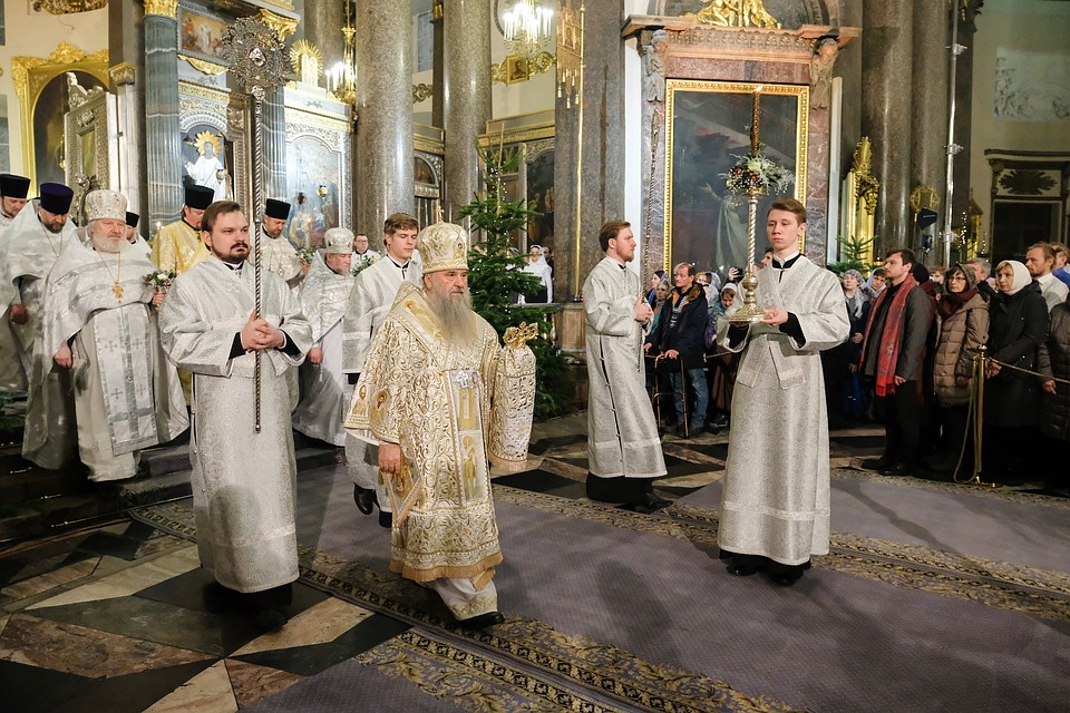 Празднование Рождества Христова в Петербурге возглавил митрополит Варсонофий. Фото: Артем КИЛЬКИН