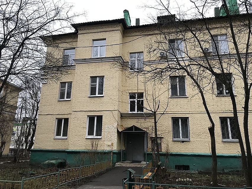 Семья Мишустиных жила в Лобне с 1980 года, на улице Циолковского в старом кирпичном доме. Фото: Дина КАРПИЦКАЯ