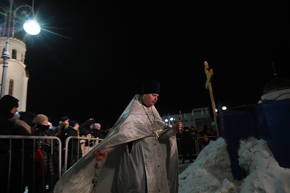 Чин великого освящения воды возле Храма Рождества Христова Фото: Мария ЛЕНЦ