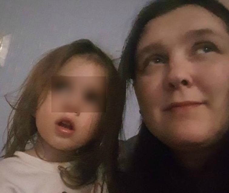 Девочка считала своей единственной мамой Юлию и была в ужасе, когда ее забрали в другую семью. Фото: Личный архив