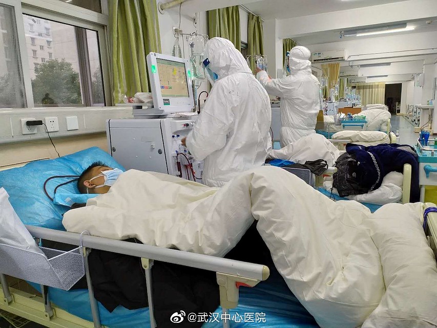В городе более 2070 человек заражены коронавирусом, у 2700 пациентов — инфекция под подозрением Фото: REUTERS