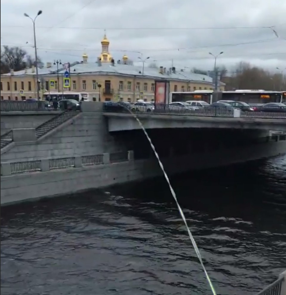 3 февраля в Петербурге бушевали порывы ветра до 17 метров в секунду. Фото: instagram.com/gribanov_91