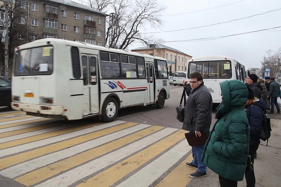 В этом году появятся камеры, которые будут отмечать нарушения на остановках. Фото: Станислав ШЕВЧЕНКО
