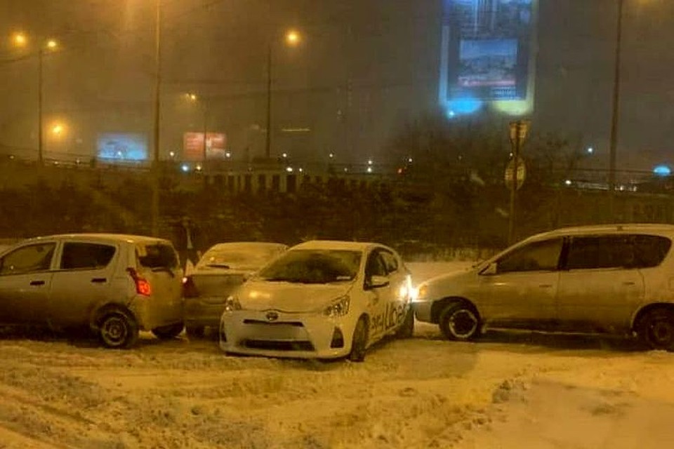 Автомобили врезались на скользкой дороге. Фото: AK_VDK, dps_vl