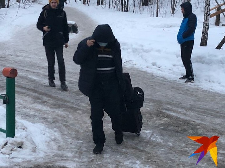 Общаться с журналистами выписанные граждане Китая отказались. Фото: Олег ГАЛИМОВ