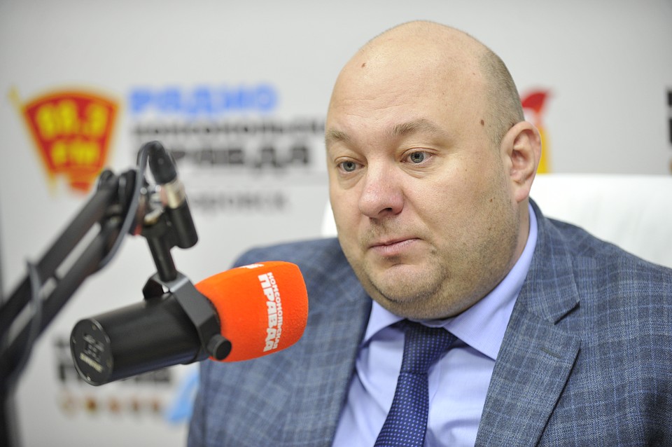 заместитель мэра Хабаровска по связям с общественностью и СМИ Денис Митрофанов Фото: Сергей ПЯТКОВ