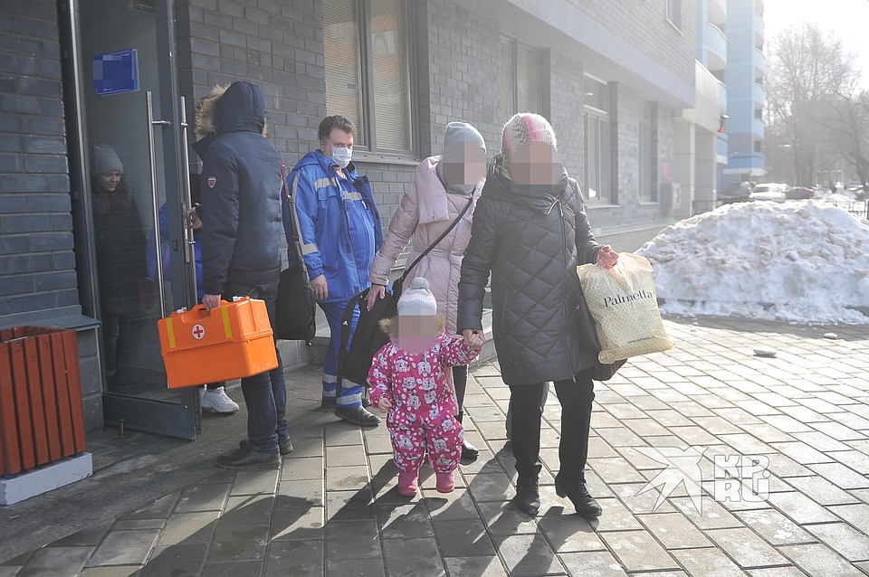 В карантине девочкам предстоит провести четыре дня. Фото: Алексей БУЛАТОВ