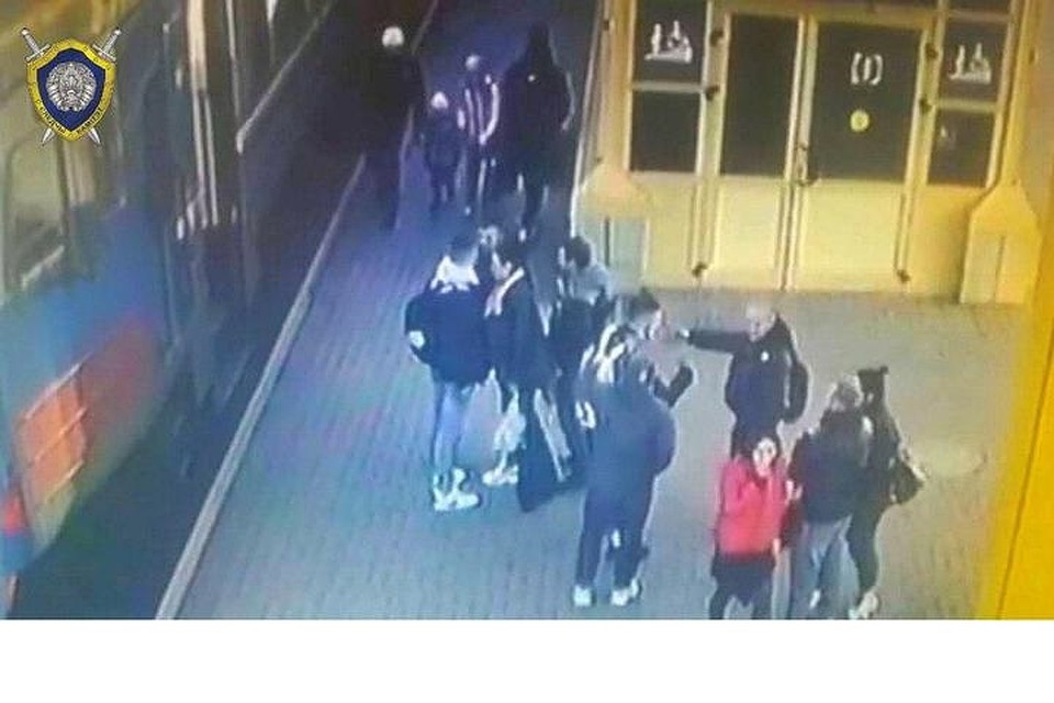 СК ищет пассажиров-свидетелей нападения на правоохранителя. Фото: СК.