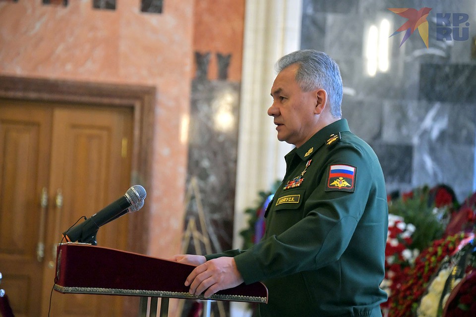 Министр обороны Сергей Шойгу на церемонии прощания с маршалом Советского Союза Дмитрием Язовым. Фото: Владимир ВЕЛЕНГУРИН