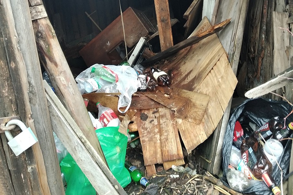 «Это не помойка, это целое помоище»: Нижегородца поразил "курган" из мусора в дворе одного из жилых домов на улице Саврасова. ФОТО: "Типичный Нижний Новгород"