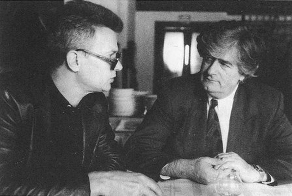 1992 г. С лидером боснийских сербов Радованом Караджичем под Сараево. Фото: Личная страничка героя публикации в соцсети